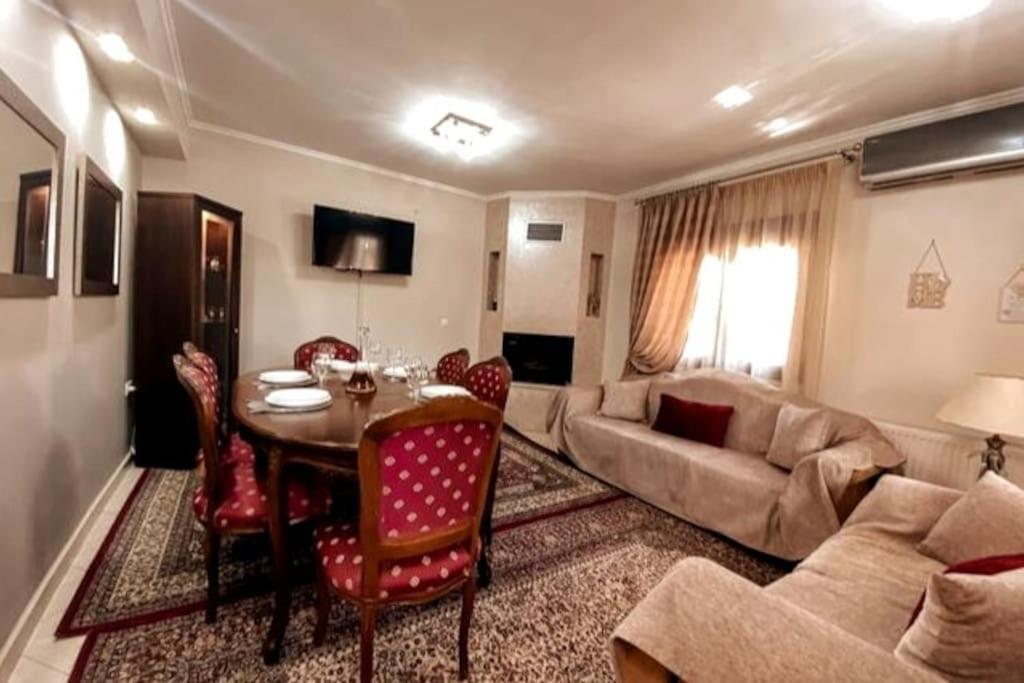 A Home Away From Home Trikala  Bagian luar foto