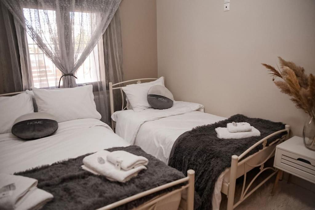 A Home Away From Home Trikala  Bagian luar foto