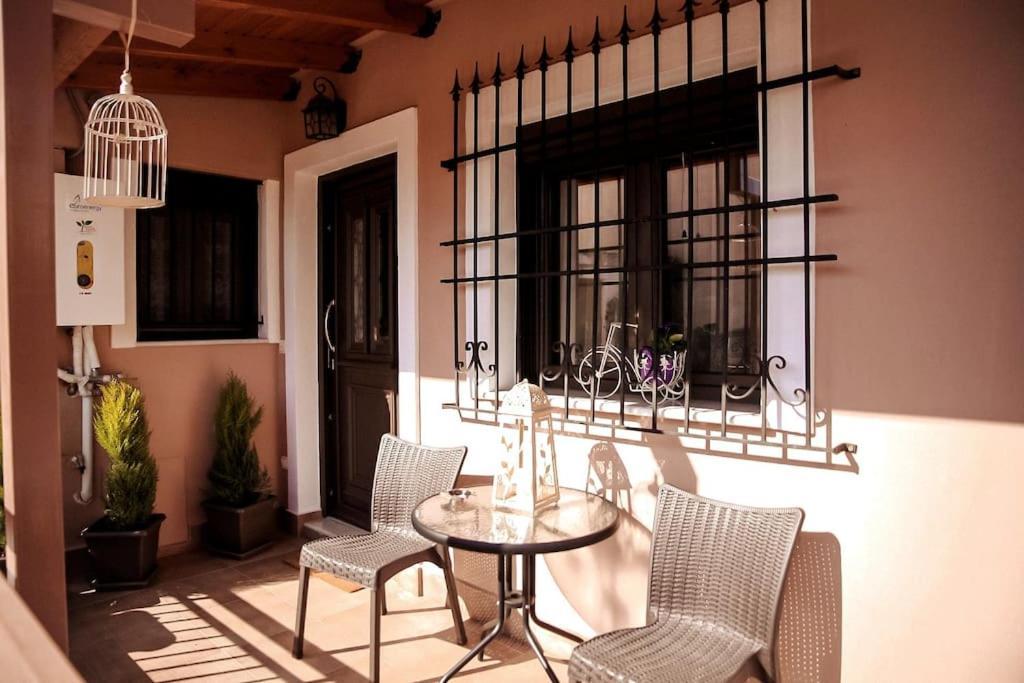 A Home Away From Home Trikala  Bagian luar foto