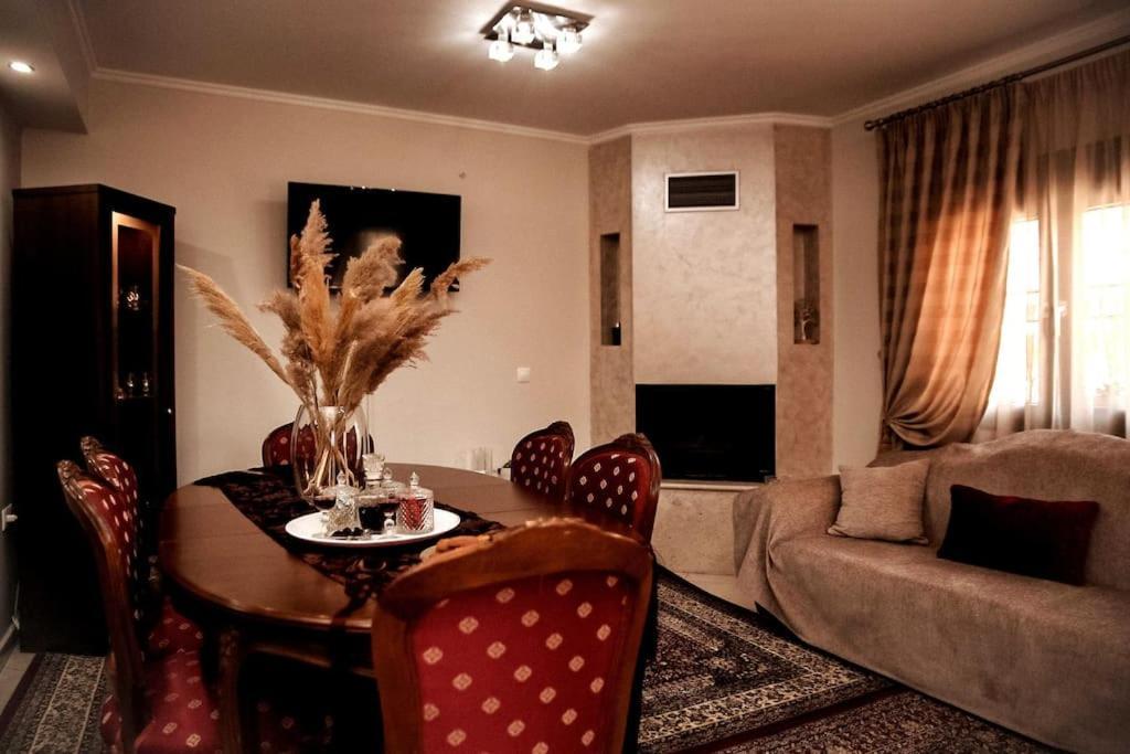 A Home Away From Home Trikala  Bagian luar foto